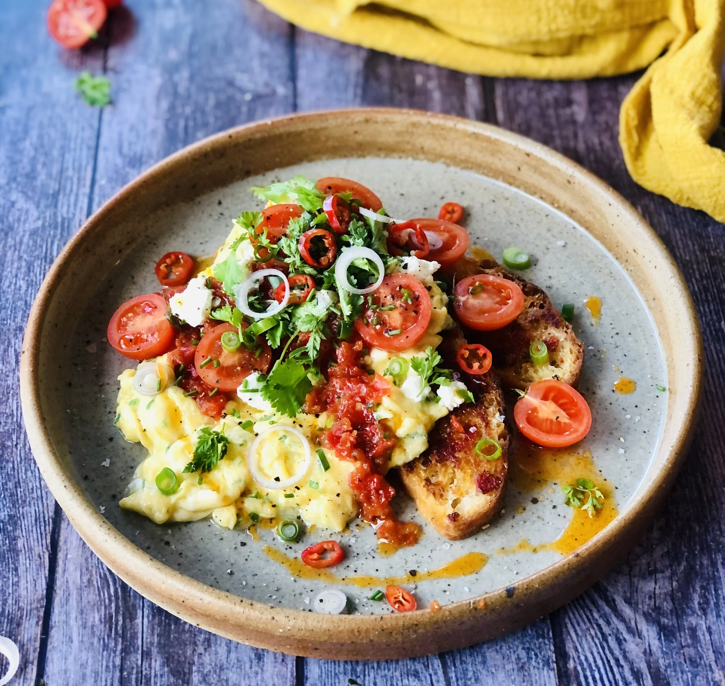 Pulled jackfruit taco's with caramelised pineapple, avocado and